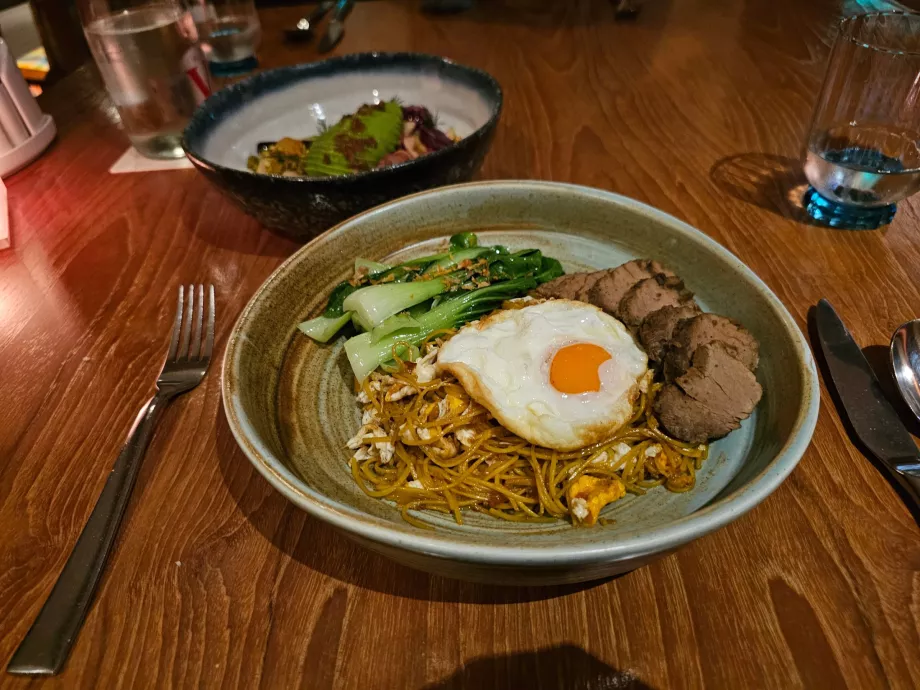 Cena nel ristorante dell'hotel