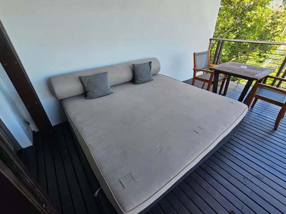 Divano sulla terrazza