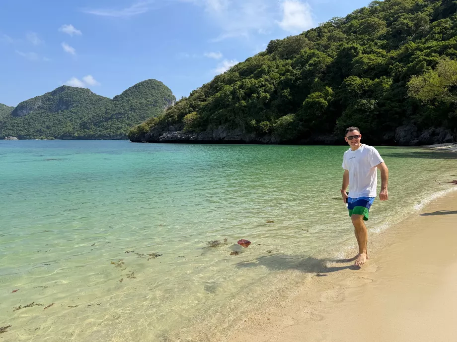 Io sulla spiaggia di Na Thap