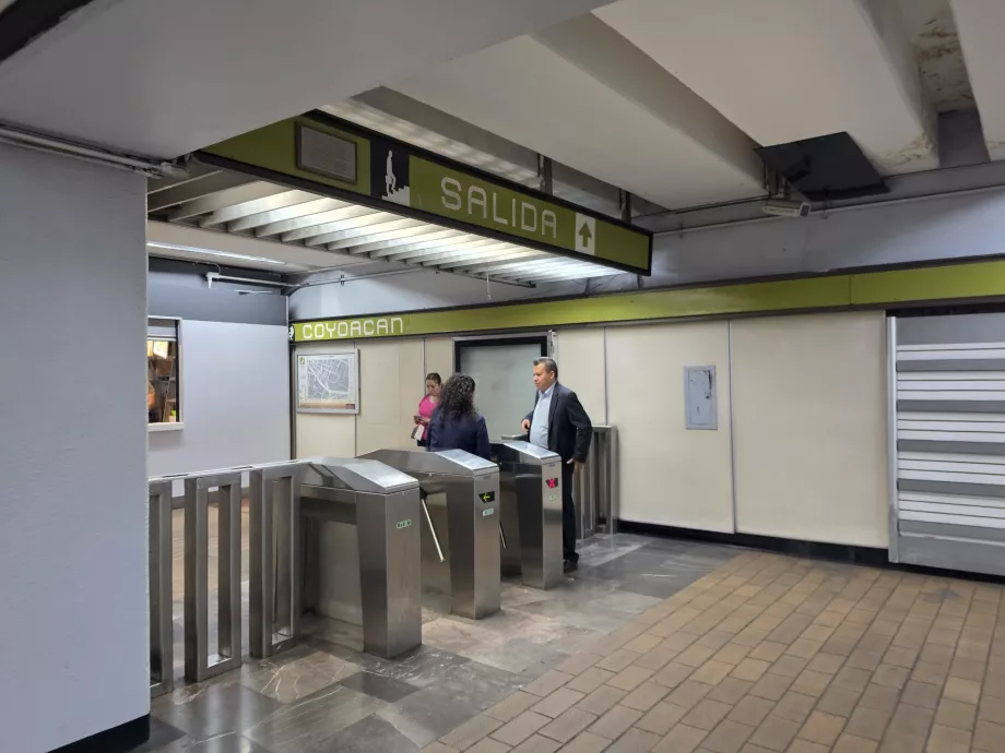 Uscita dalla stazione