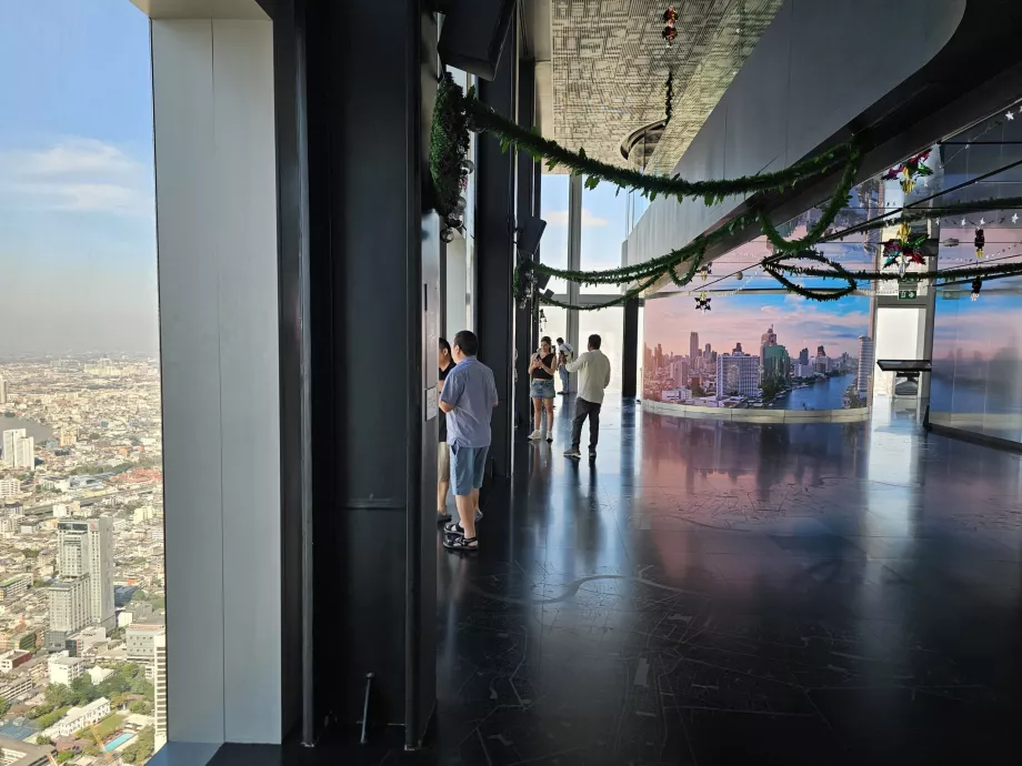 King Power Mahanakhon - Vista interna