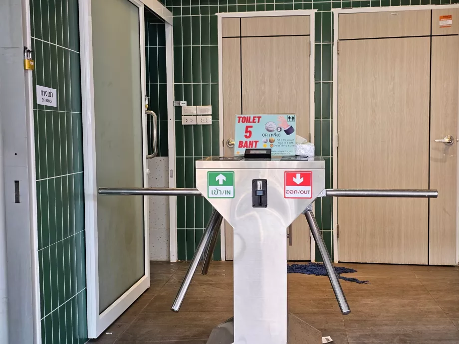 Mercato di Chatuchak, bagni pubblici