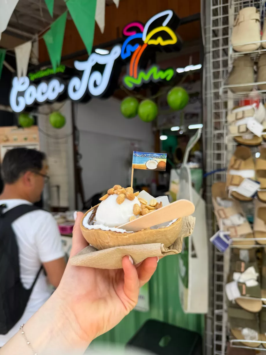 Il nostro gelato al mercato di Chatuchak