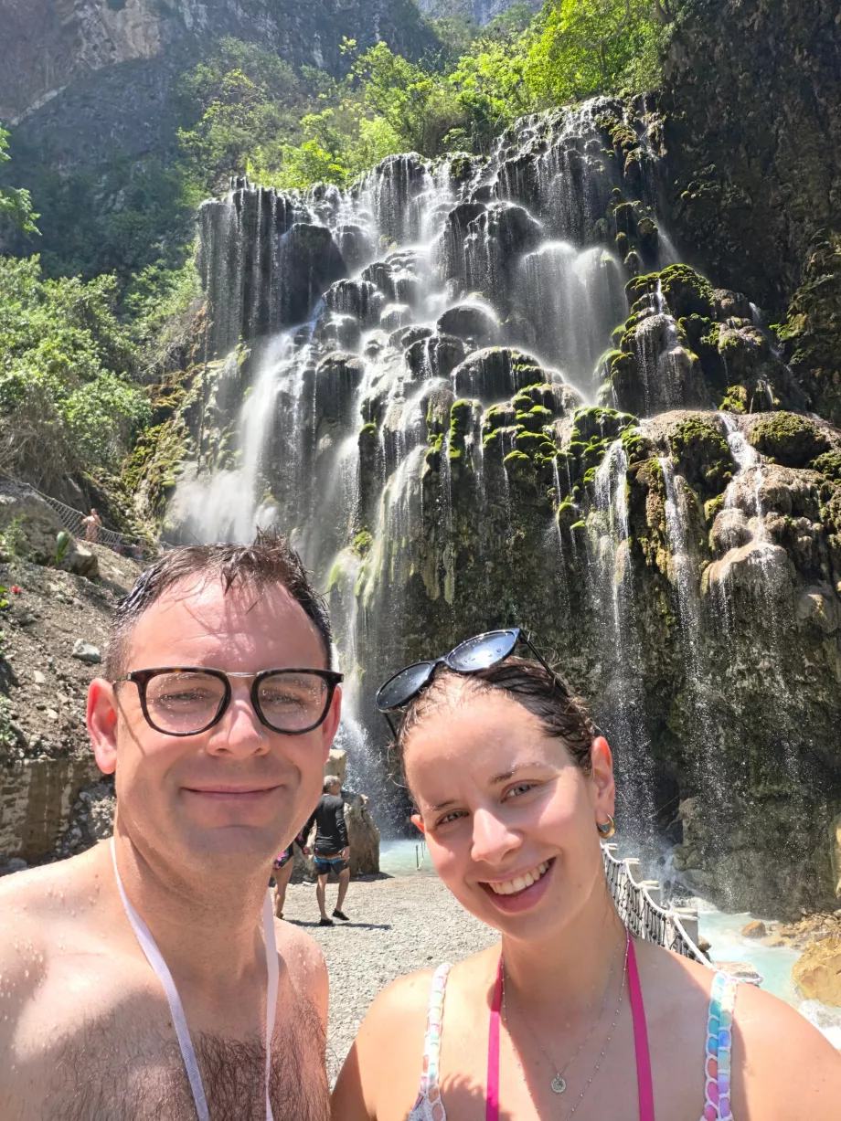 Siamo di fronte alla cascata di Tolantongo