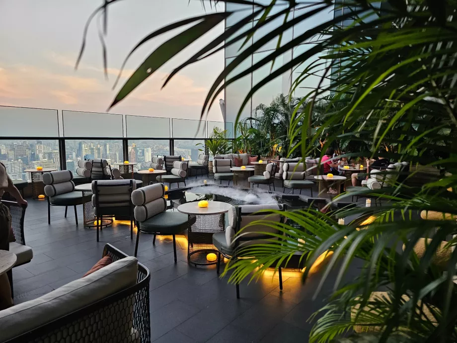 Ristoranti all'Akara Sky Hanuman