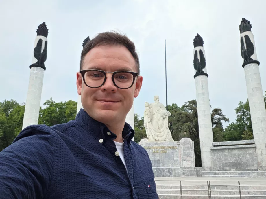 Io al monumento Altar a la Patria