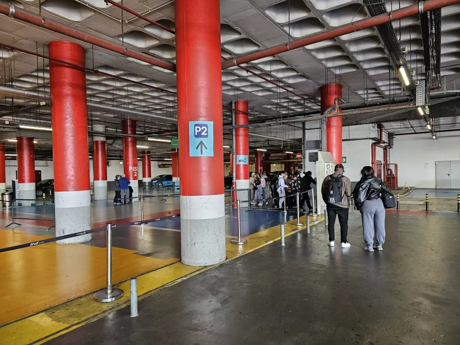 Parcheggio P2 - Stazione dei taxi Uber e Bolt