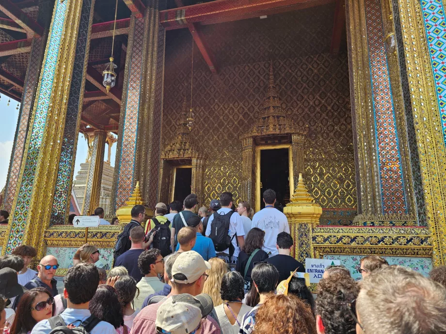Grand Palace, coda per il Tempio del Buddha di Smeraldo