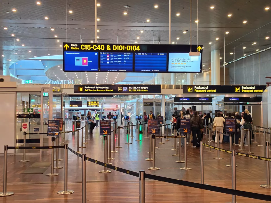 Controllo passaporti