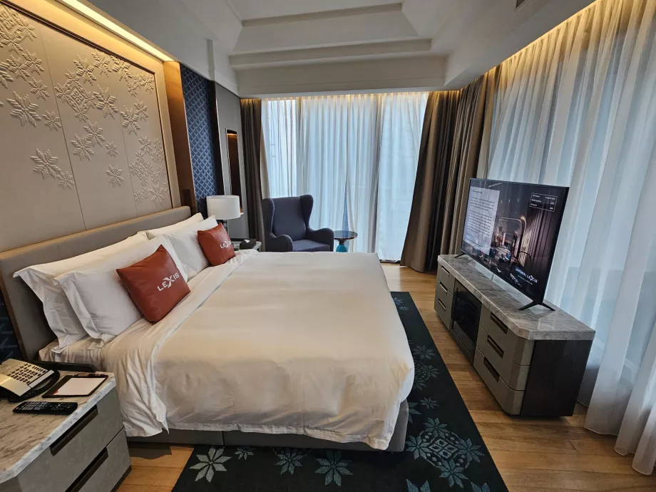 Letto e parte principale della camera