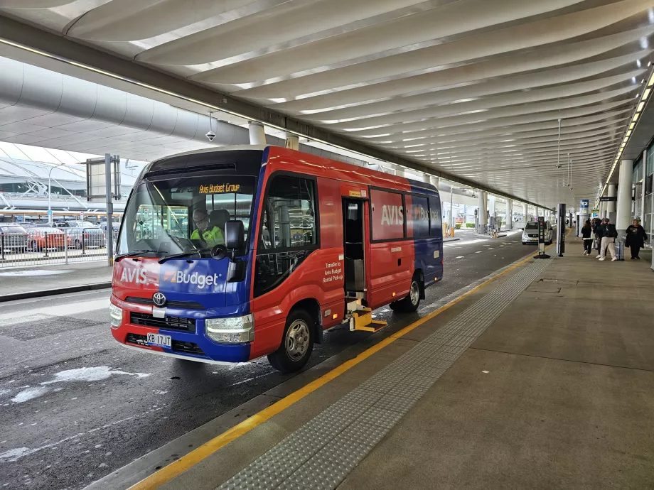 Bus navetta per le società di noleggio auto dai terminal 2 e 3