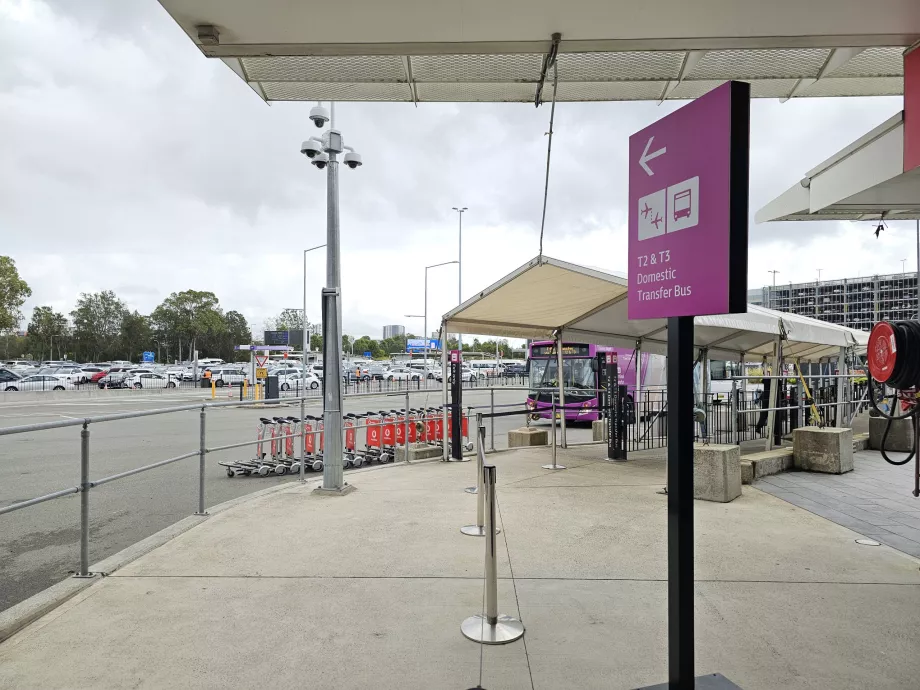 Fermata del bus navetta, Terminal 1