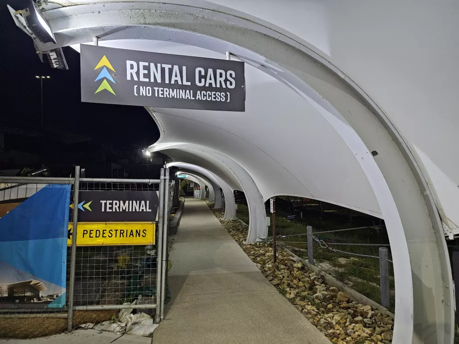 Passerella per l'autonoleggio dell'aeroporto di Newcastle
