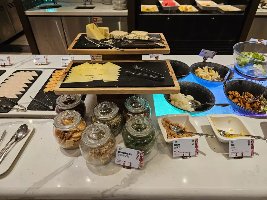 Colazione fredda occidentale e giapponese