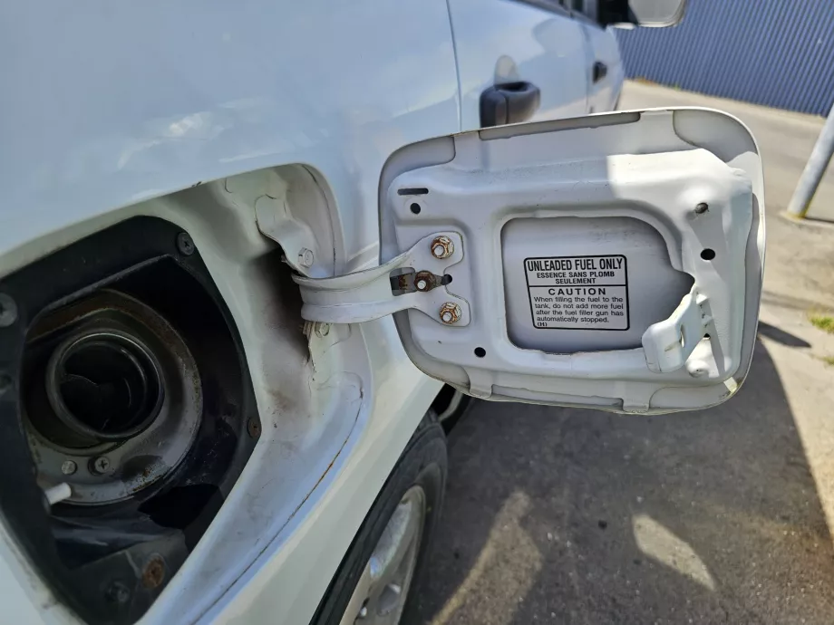 Informazioni sulla benzina sul tappo del serbatoio
