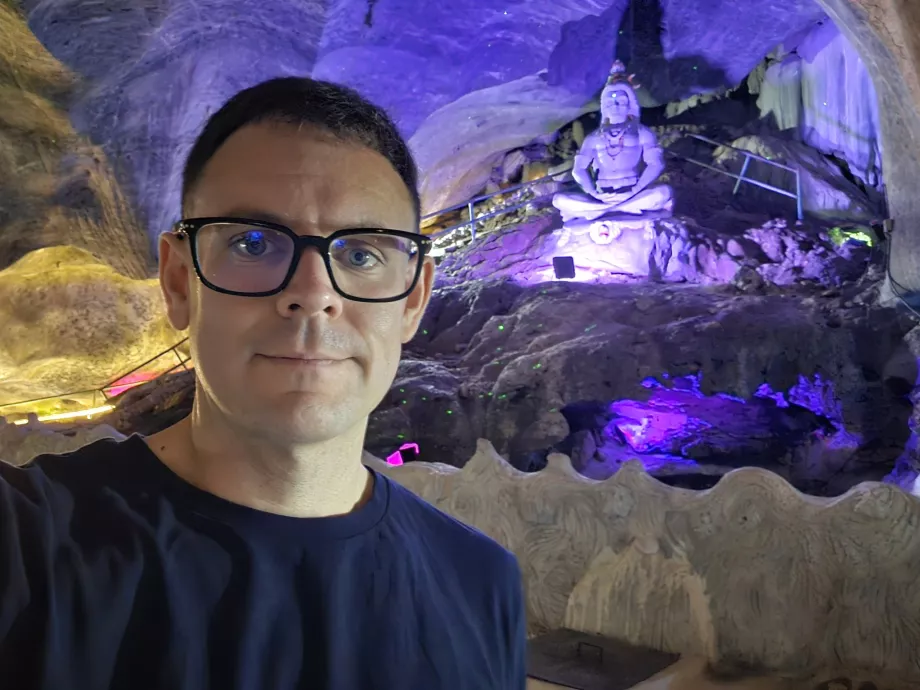 Io nella grotta del Ramayana