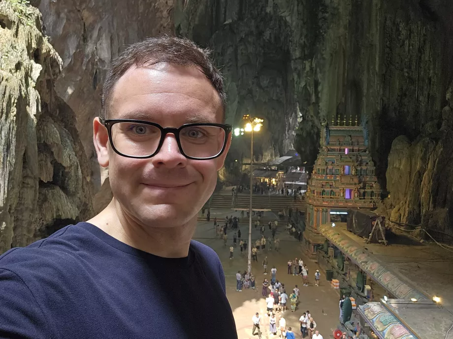 Io a Batu Caves