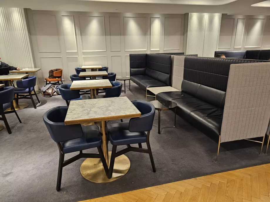 Tavoli da pranzo al 1° piano