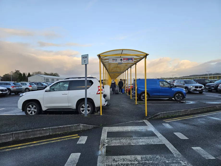 Percorso a piedi per raggiungere le società di autonoleggio