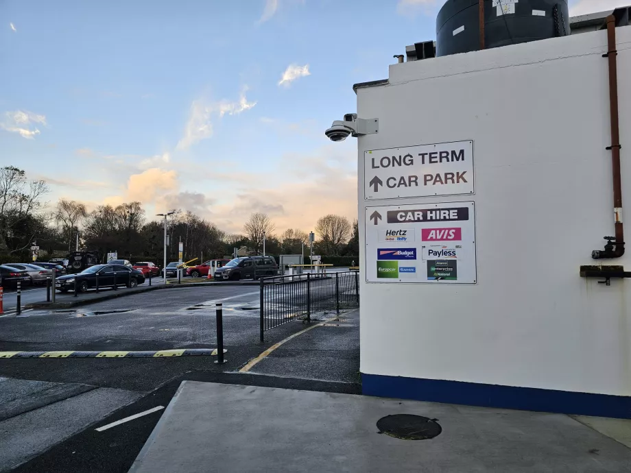 Percorso a piedi per raggiungere le società di autonoleggio