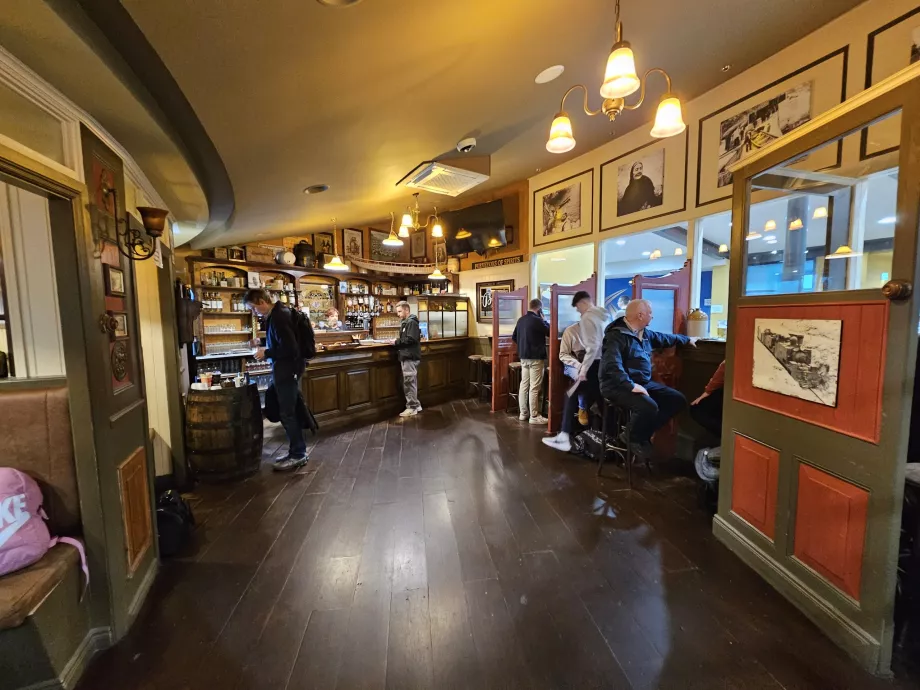 Pub dopo il controllo di sicurezza