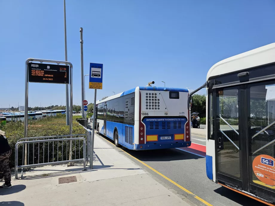 Fermata dell'autobus del trasporto pubblico