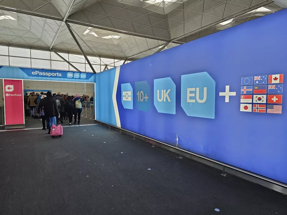 Controllo passaporti, STN