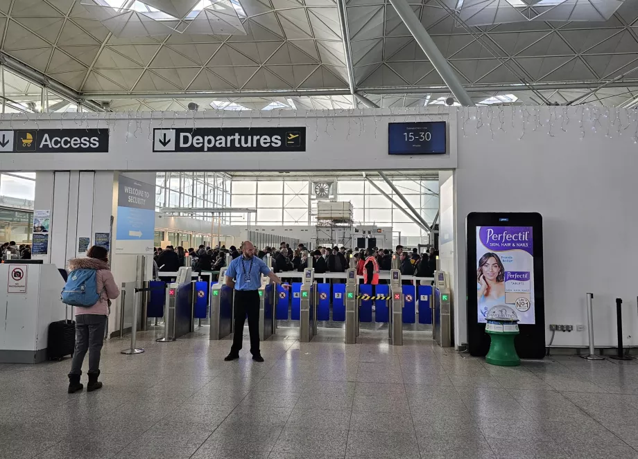 Controllo di sicurezza, aeroporto STN