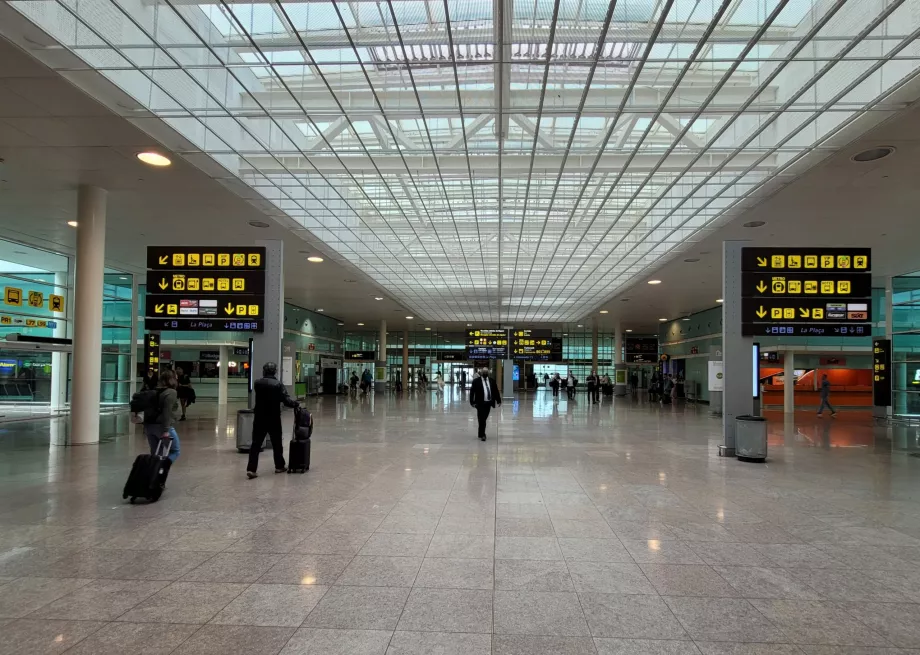 Percorso dal Terminal Arrivi 1 ai mezzi di trasporto pubblico