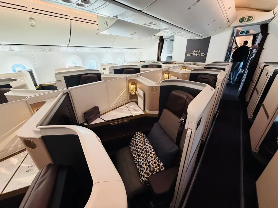 La nuovissima cabina di classe business B789 di Etihad