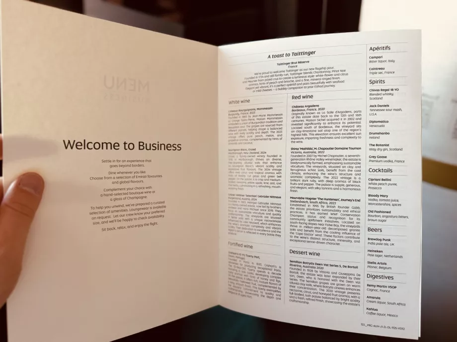 Offerta di vini, birre, aperitivi, digestivi e cocktail