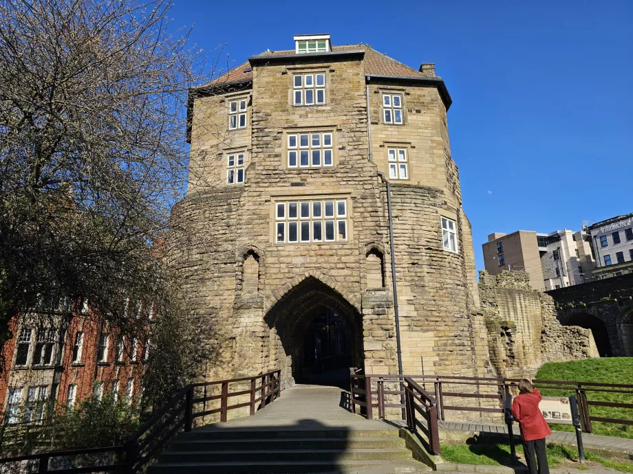 Castello di Newcastle, Porta Nera