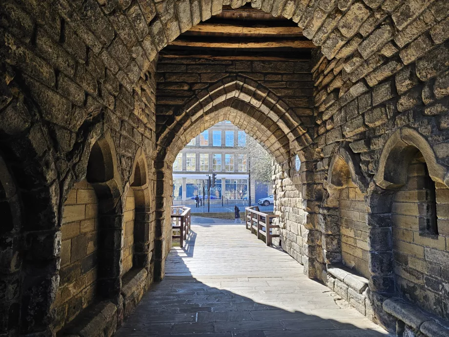 Castello di Newcastle, Porta Nera
