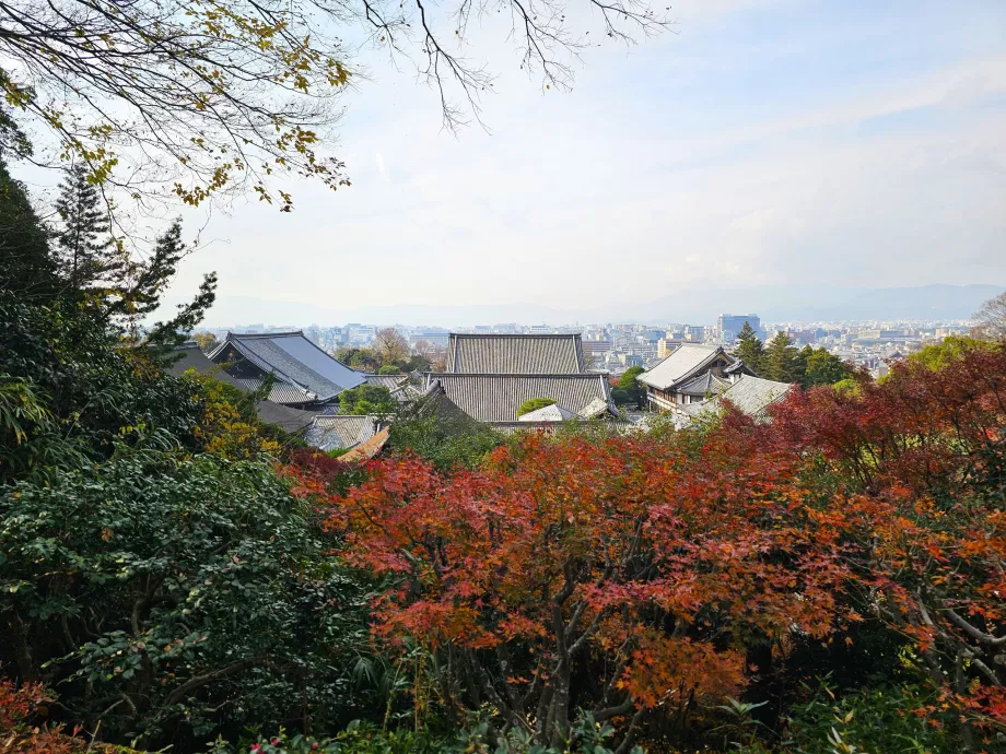 Tempio di Chion-in, vista dai giardini