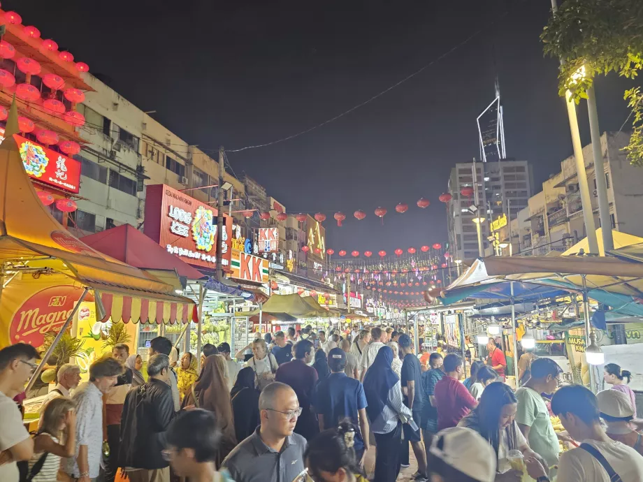 Notte affollata Jalan Alor