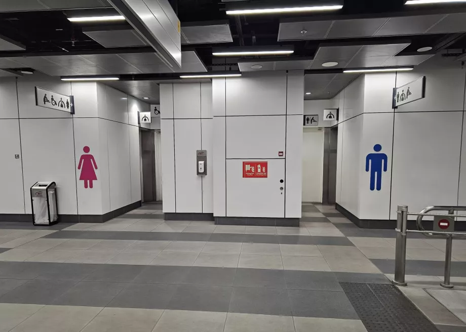 Servizi igienici gratuiti nella stazione della metropolitana