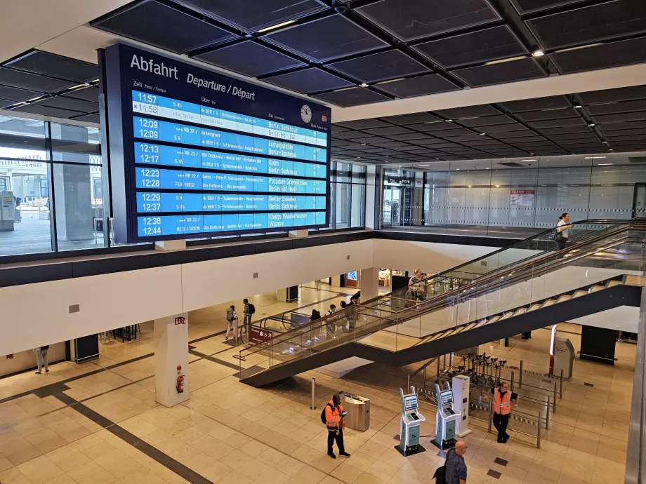 Ingresso alla stazione ferroviaria, aeroporto BER