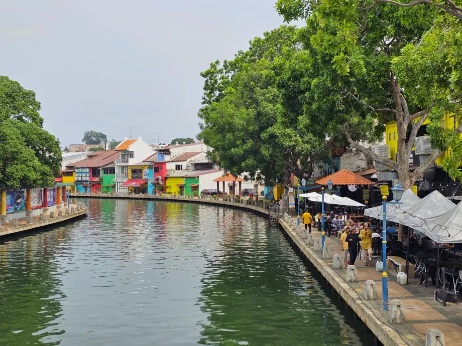 Passeggiata sul fiume Melaka