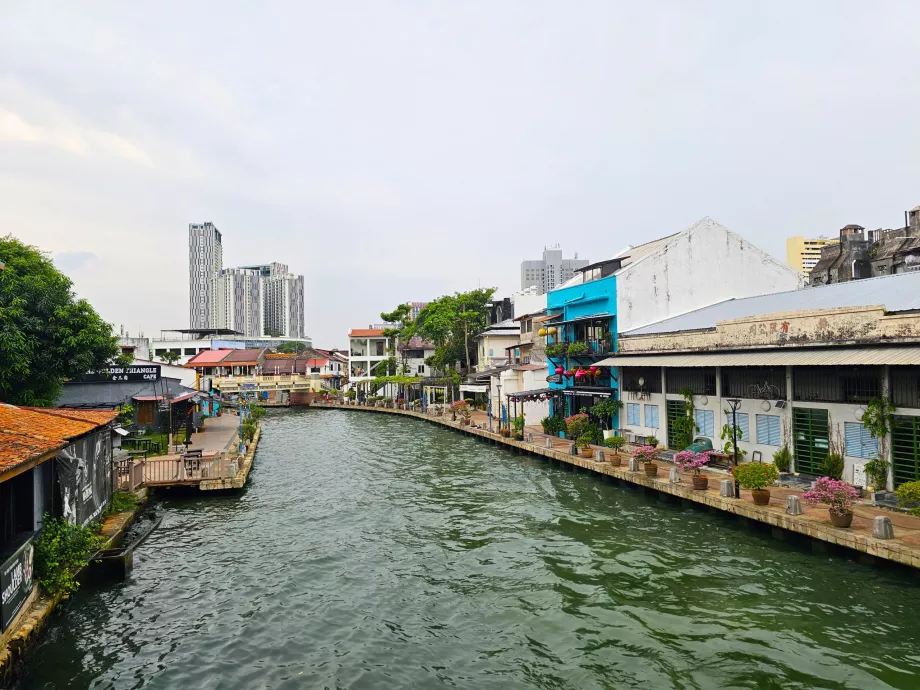 Passeggiata sul fiume Melaka