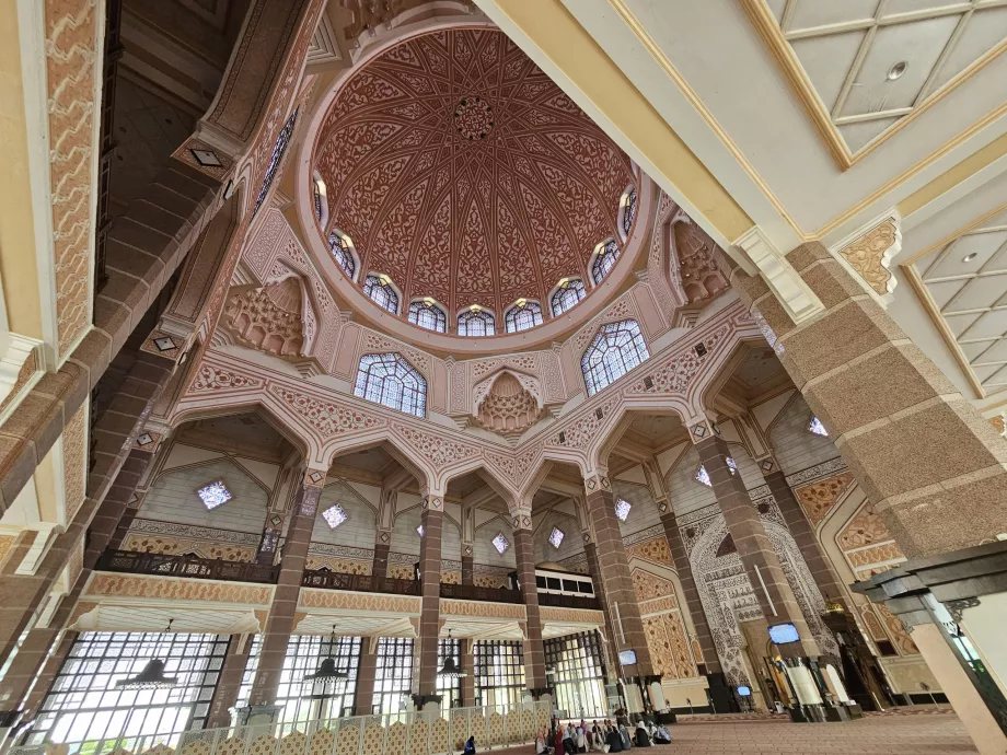 Interno della Moschea di Putra