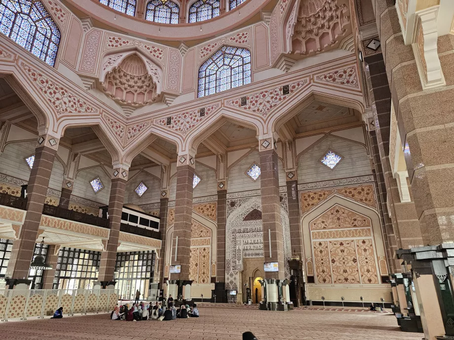 Interno della Moschea di Putra