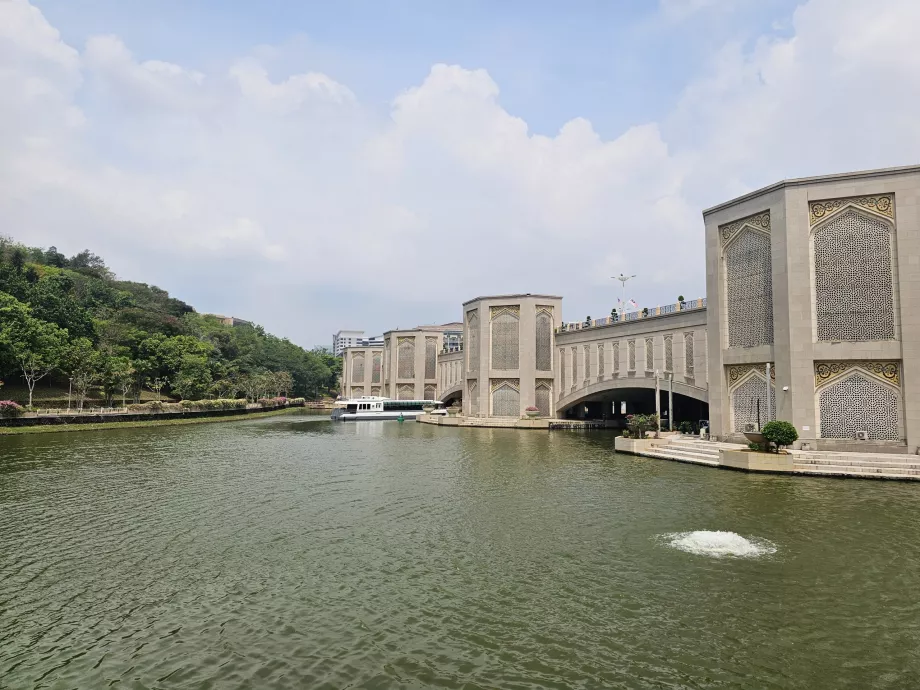 Ponte Putra