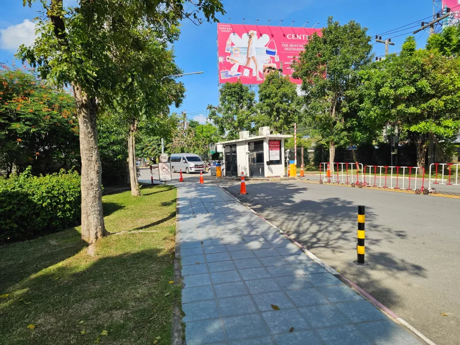 Indicazioni per Bolt / Grab fuori dall'area dell'aeroporto