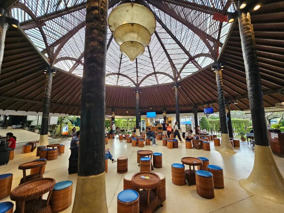 Area del gate di partenza nella sezione internazionale