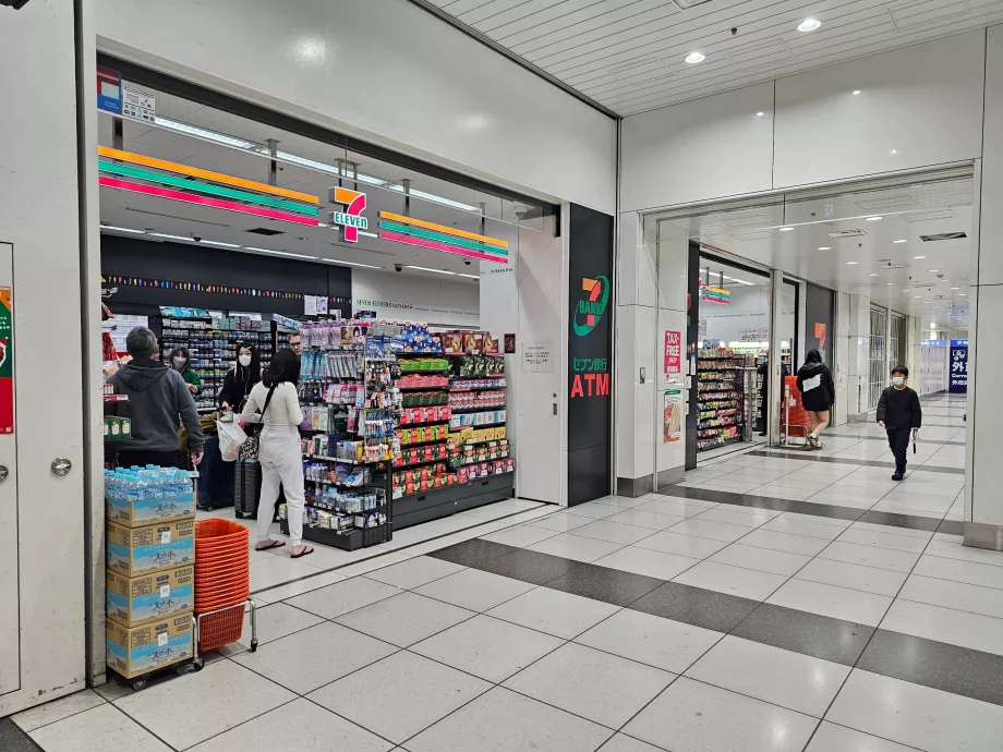 7-Eleven, area pubblica, partenze, Terminal 3