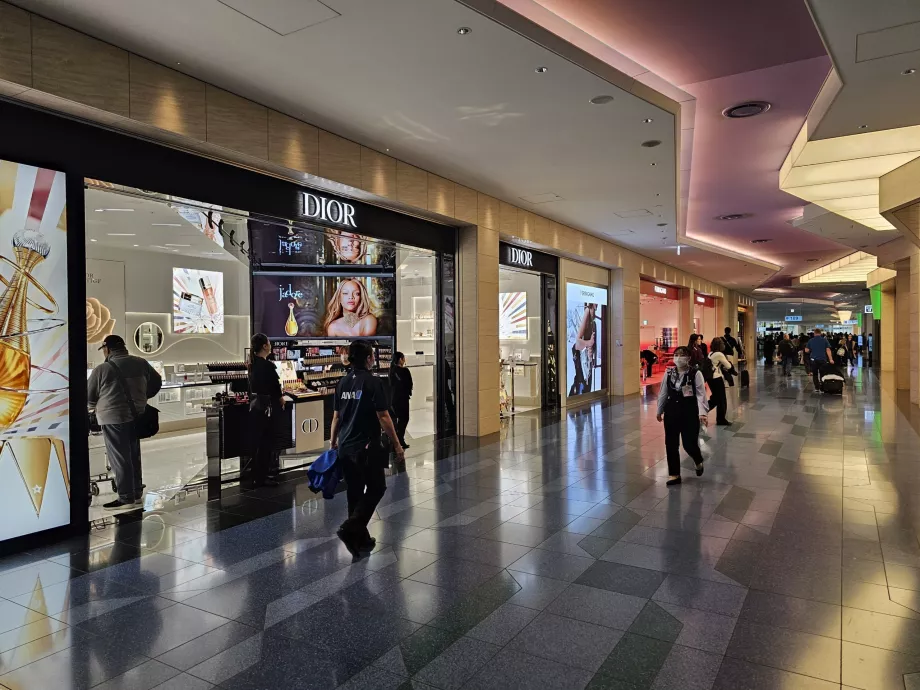 Negozi nella zona di transito del Terminal 3