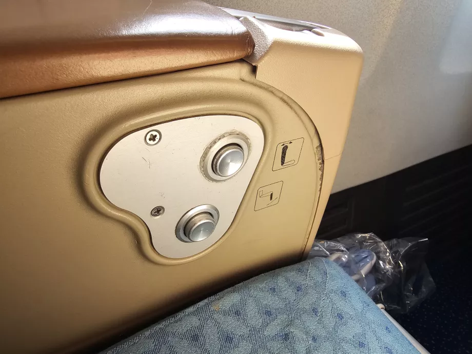 Comandi per sedili e poggiapiedi