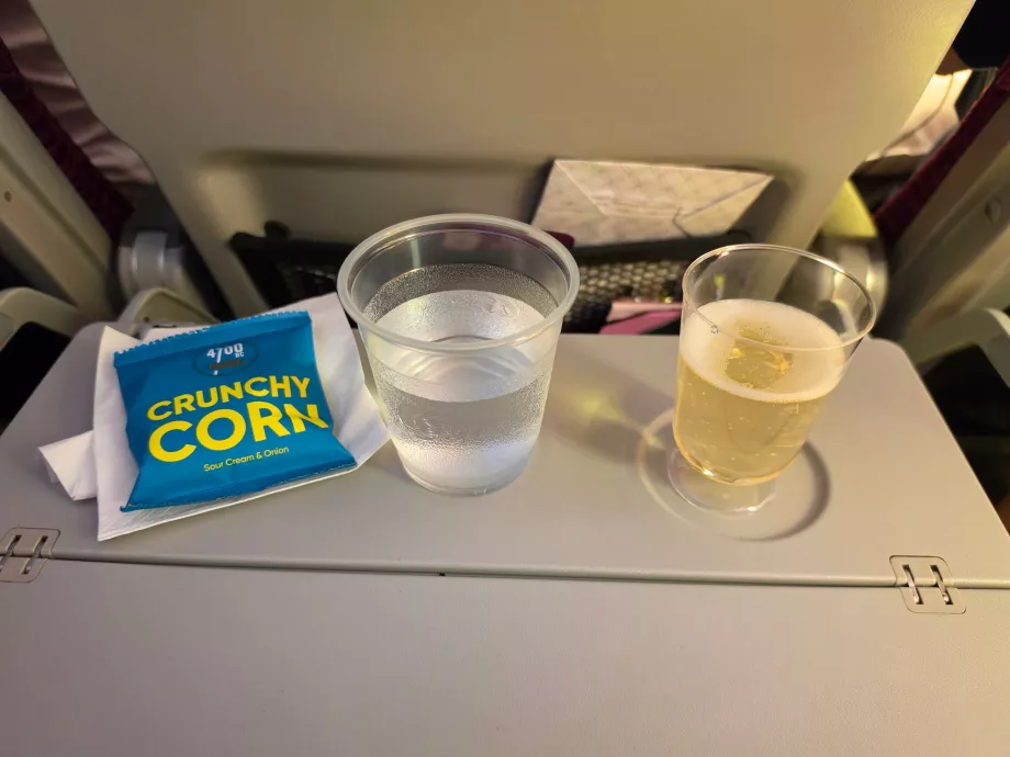 Primi rinfreschi: mais dolce, acqua e spumante