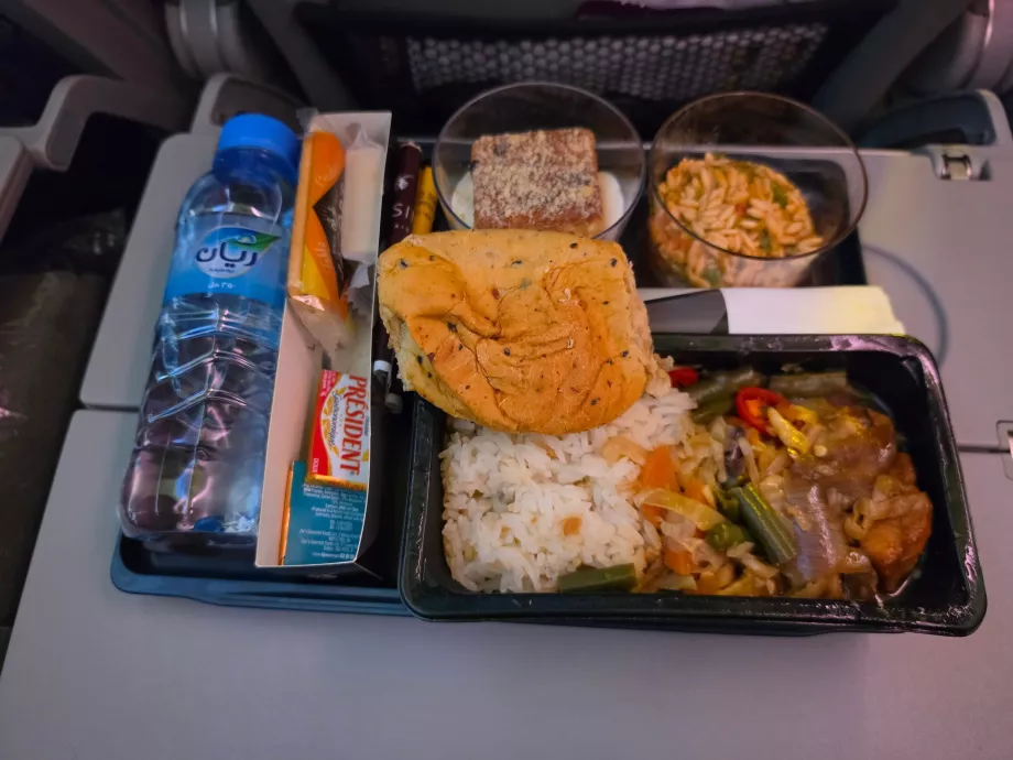 Cena sul volo PRG-DOH