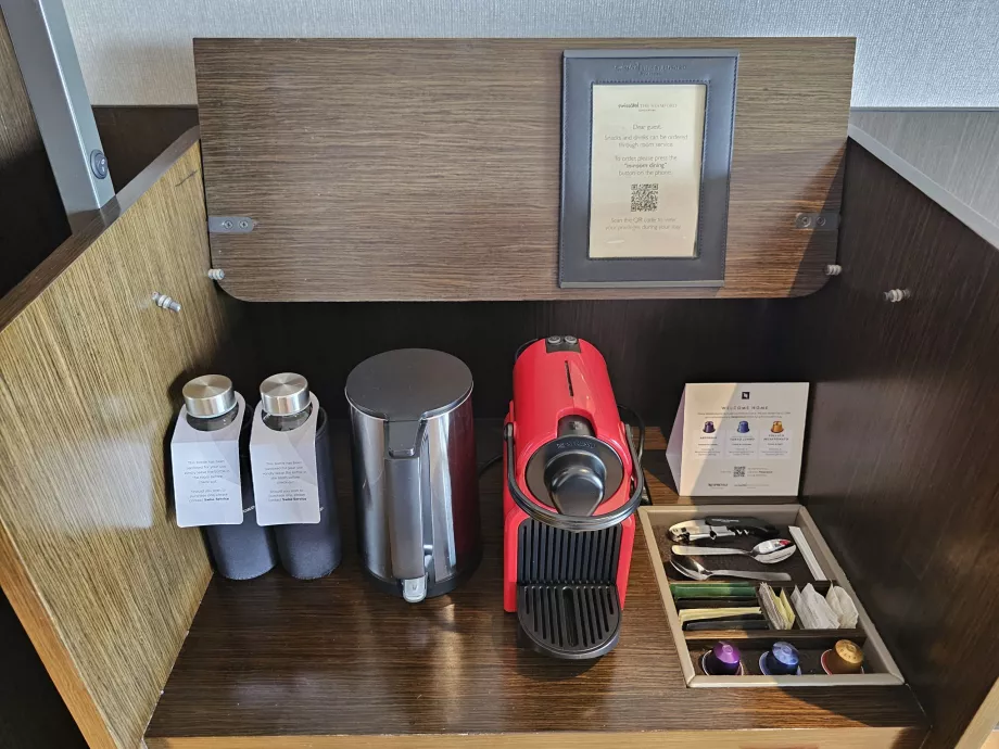 Macchina del caffè e acqua gratuite